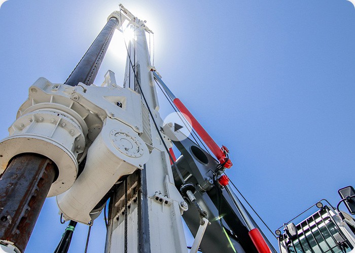 坐落于中國(guó)第一個(gè)石油基地――玉門(mén)，是生產(chǎn)各類(lèi)真空油脂和特種潤(rùn)滑脂的專(zhuān)業(yè)公司，集研究、開(kāi)發(fā)、生產(chǎn)于一體的生產(chǎn)經(jīng)營(yíng)企業(yè)。<br/><br/>
具有幾十年專(zhuān)業(yè)生產(chǎn)真空油脂和特種潤(rùn)滑脂的生產(chǎn)經(jīng)驗(yàn)，具有先進(jìn)的硬件設(shè)施－分子蒸餾裝置，可以使石油餾分低溫下切割到極窄流程，保證真空油脂產(chǎn)品性能，也具有國(guó)內(nèi)先進(jìn)的真空脂類(lèi)產(chǎn)品的生產(chǎn)系統(tǒng)。