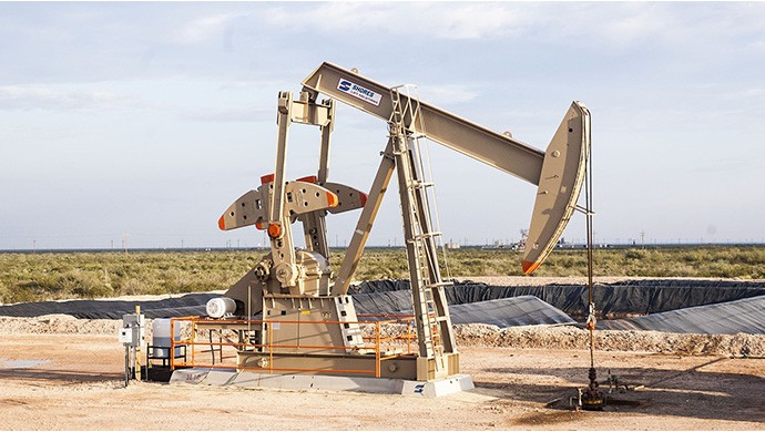 每一座城都有自己獨(dú)特的城市標(biāo)志，北京長(zhǎng)城、上海外灘、山西煤炭、攀枝花鋼鐵……而位于中國(guó)新疆準(zhǔn)葛爾盆地西部的克拉瑪依就是一個(gè)石油之城，富得流油就是對(duì)克拉瑪依真實(shí)的寫(xiě)照?？死斠赖某鞘忻Q(chēng)原本就是黑油的意思，一座以石油命名的城市。城區(qū)多戈壁，分轄克拉瑪依區(qū)、獨(dú)山子區(qū)、白堿灘區(qū)、烏爾禾區(qū)四個(gè)區(qū)域。